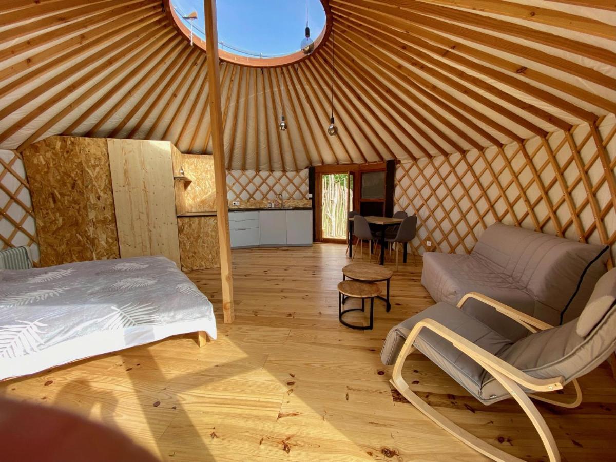 Yourte 2-4 Personnes Avec Spa Saint-Laurent-de-Levezou Экстерьер фото